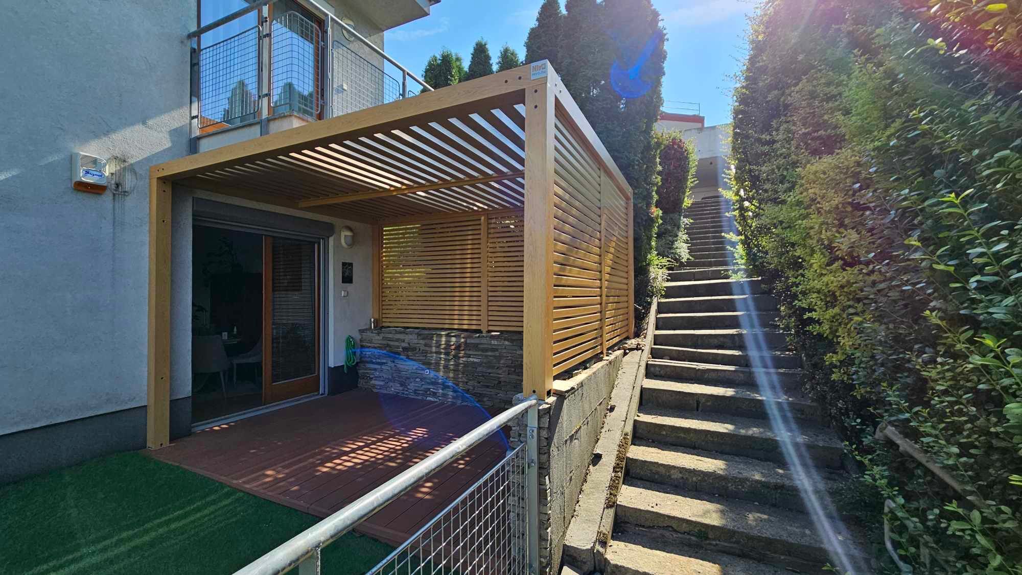 Modern pergola – kényelmes és egyben elegáns megoldás a kertbe