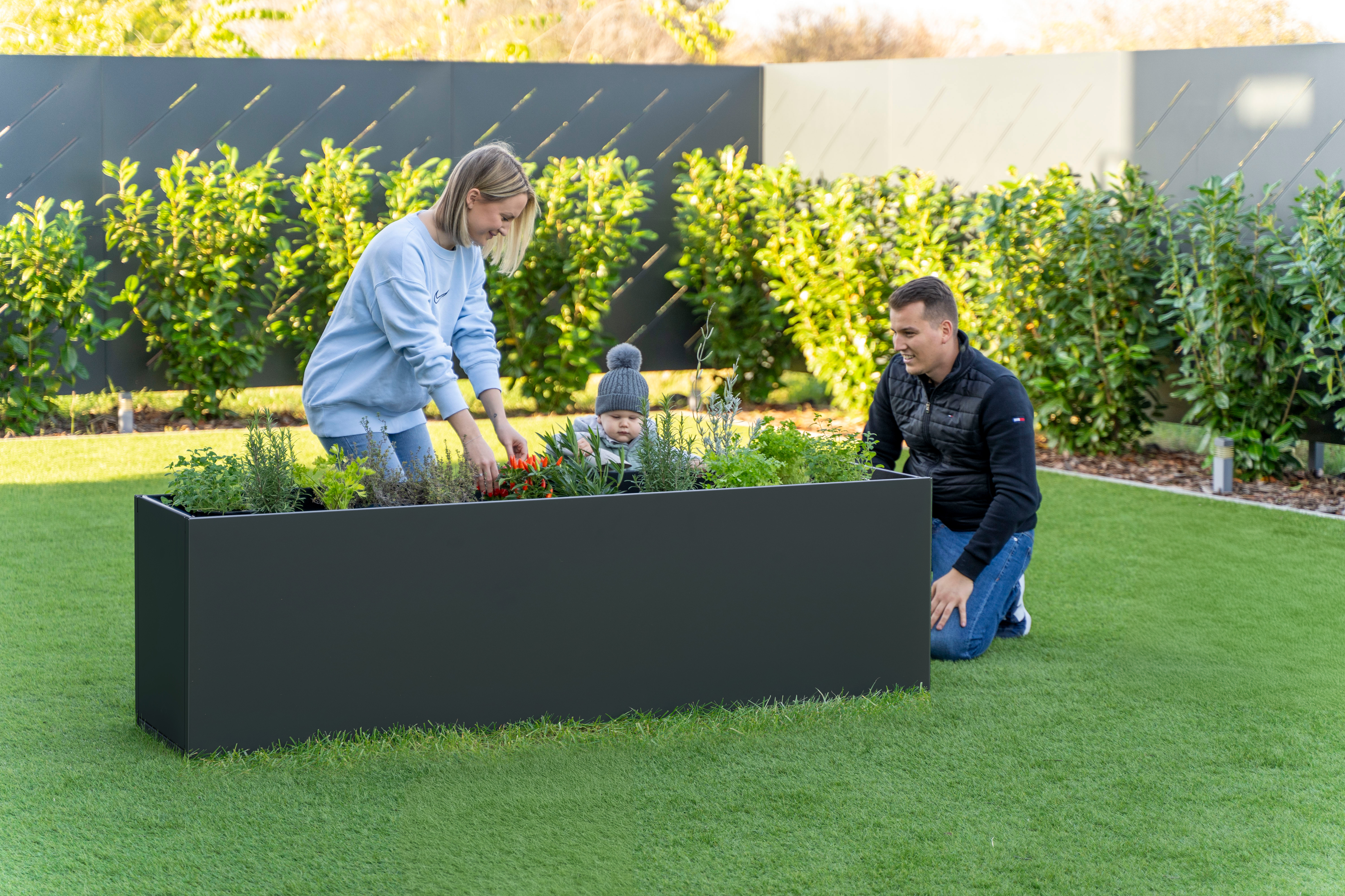 Miért jók a gondozásmentes, szigetelt oldalfalú virágládák?