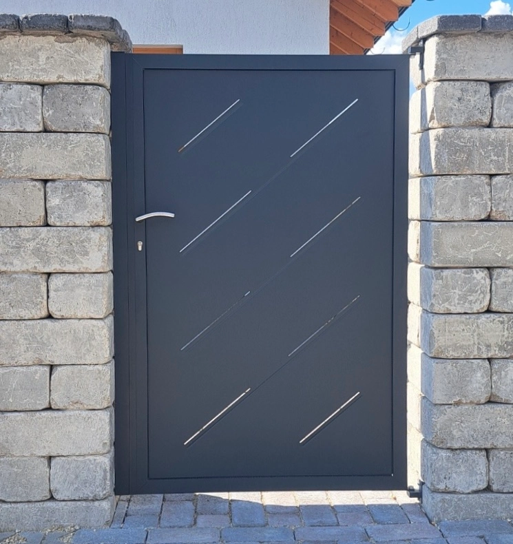 Pedestrian gate