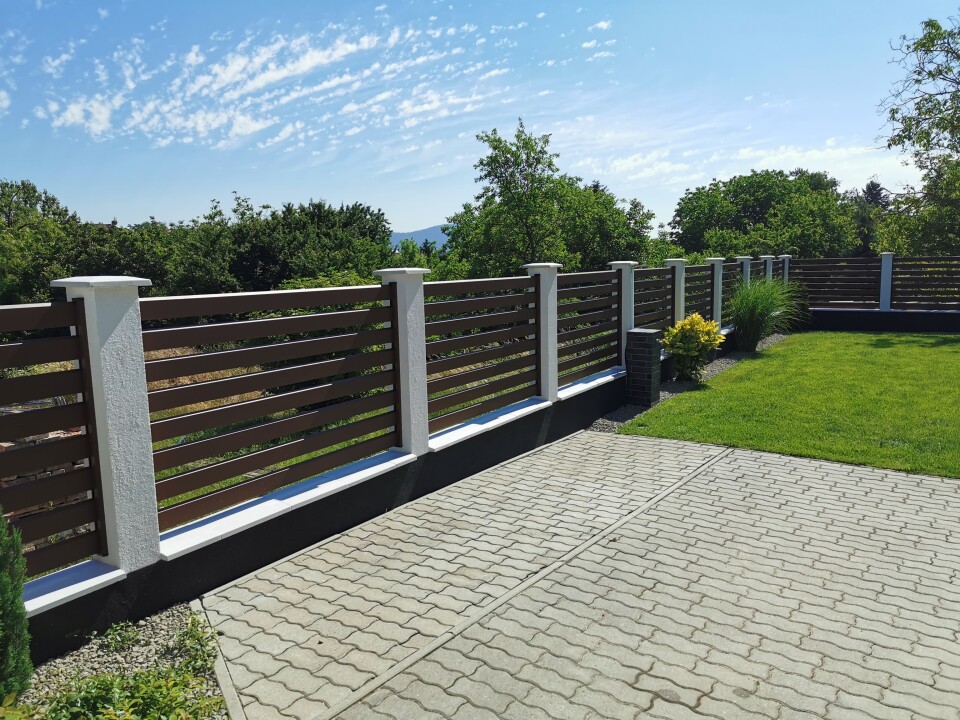 Nívó Aluminium Horizontal Carefree Fence Element Sepia Brown10cm Opened